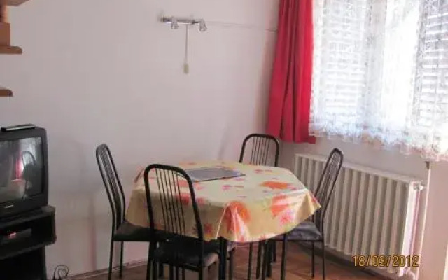 Á-B Apartman