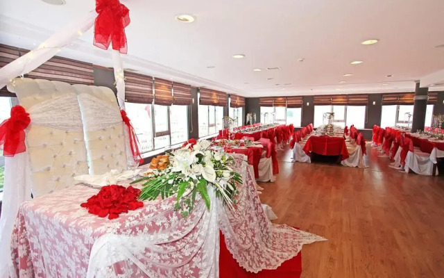 Yafeya Hotel