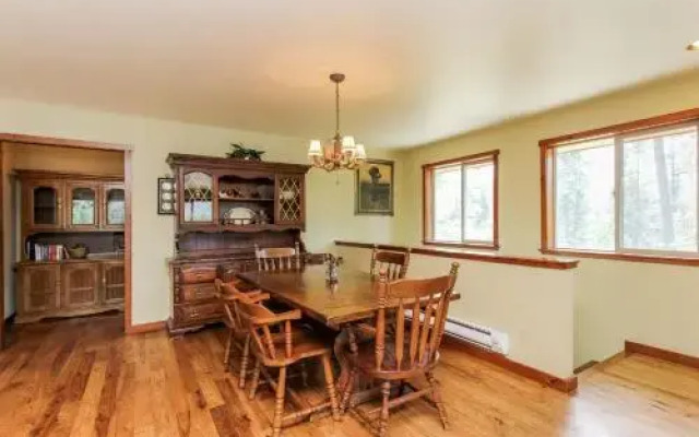 Hereford Lakehouse Custom Home 4 Br home by RedAwning