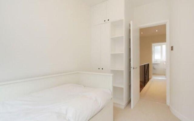 Veeve  Three Bedroom House Marylebone