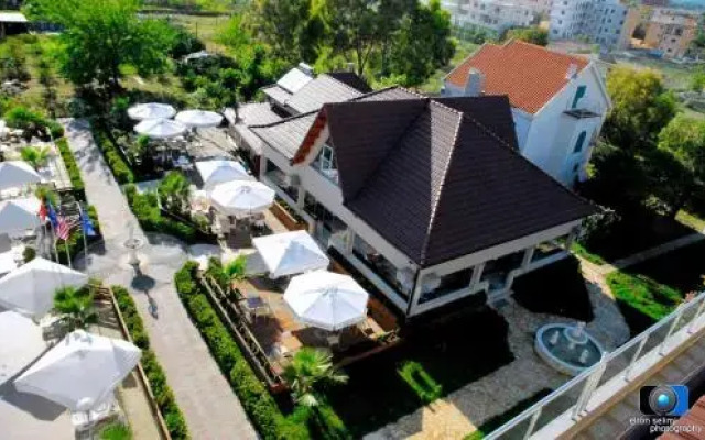 Godija Hotel & Suites