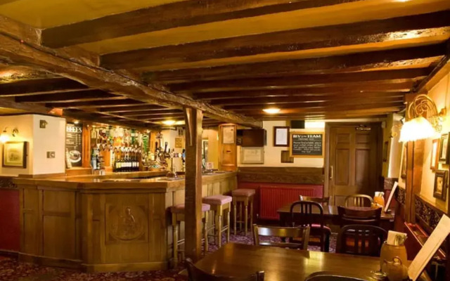 Queens Head Htl Milton Ernest