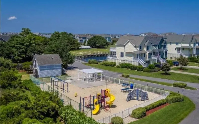 Hammock Village 25 4 Br home by RedAwning