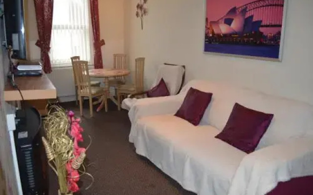 Ayrton House Holiday Apartments