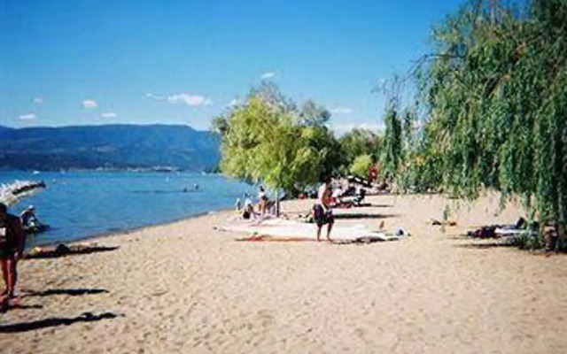 Kelowna Lakeshore Inn