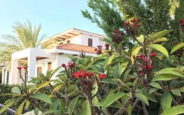 Villa in Turtle Bay Village