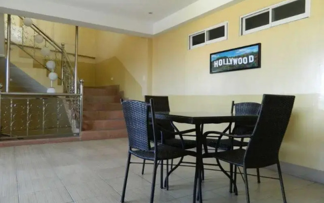 Hollywood Suites and Resort - Bancal