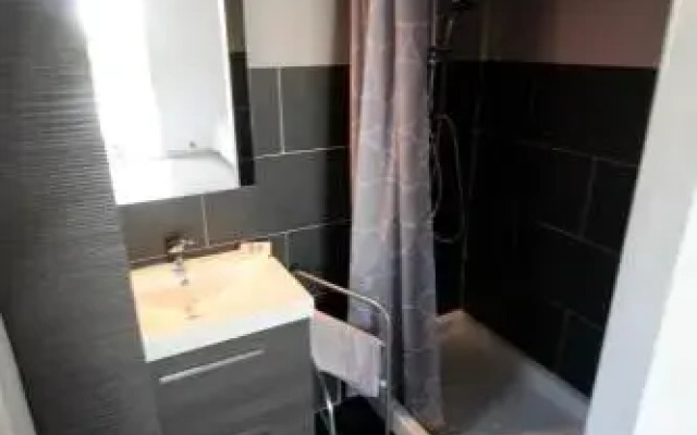 appartement climatisé parking cité Paoline