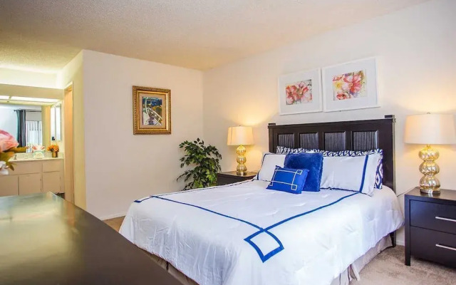 Topeka Apartment #873901 by RedAwning