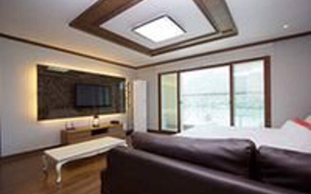 Tongyeong Sea Star Pension