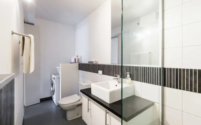 LANCE, 1BDR Melbourne Apartment
