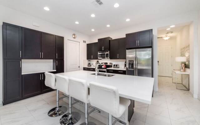 Exquisite Festival Villa