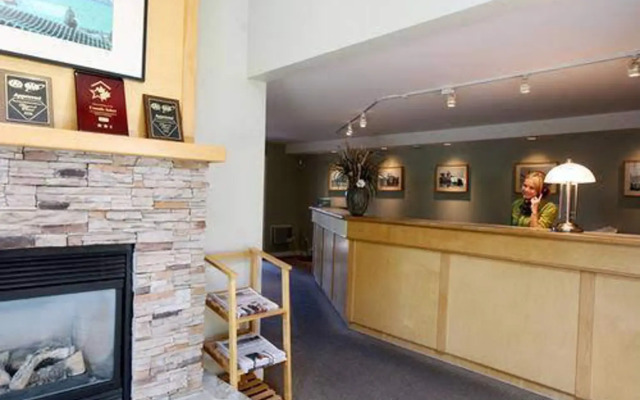 Lakeshore Inn