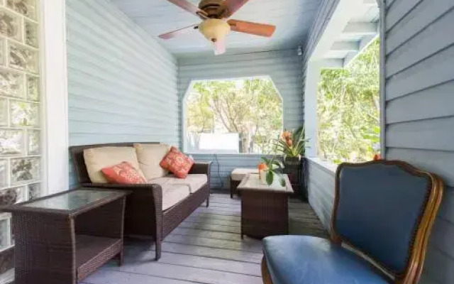 Tropical Garden Bungalow A