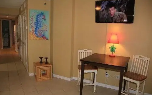 TradeWinds 408 by RedAwning