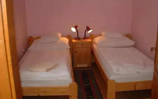 Apartmanház Cédrus