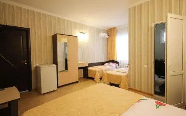 Karolina Guest House