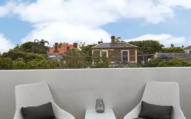 The Anderson, South Melbourne, MSAC 400m, Parking, Balcony