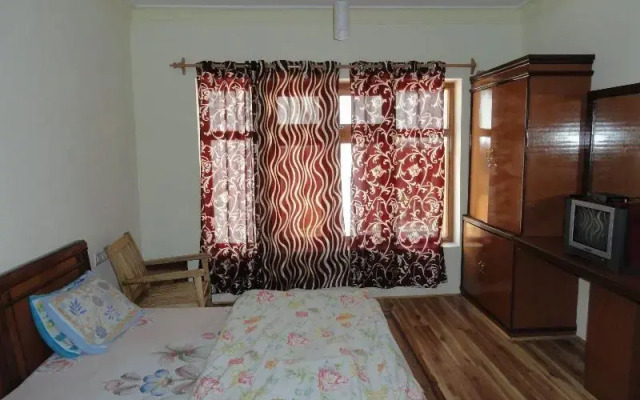 Jamspal Guest House