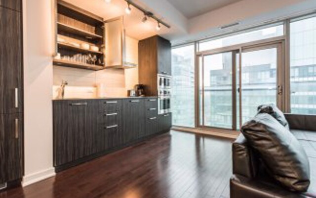 JP Stays - Cozy Lakeview Condo Downtown Core offered by Short Term Sta