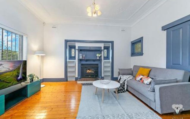 Sydney Airport Gardenia Cottage 3 BED Nar232 – Guest Rooms – Sydney