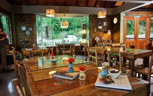 Bina's Haus Pousada, Cafeteria e Atelier