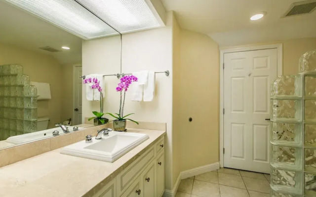 Ku'u Lei Villa by RedAwning