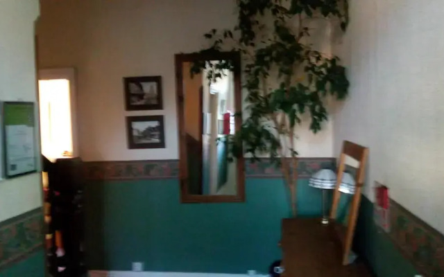 Chesterfields Guest House