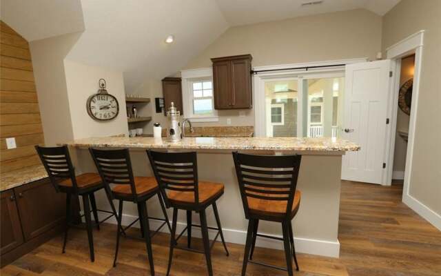 Cape Seaside - 7 Br Home