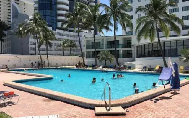 Oceanfront Studio Casablanca Miami Beach