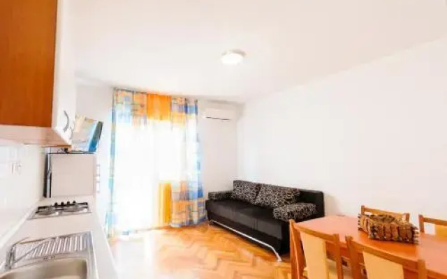 Apartment and Rooms Iva