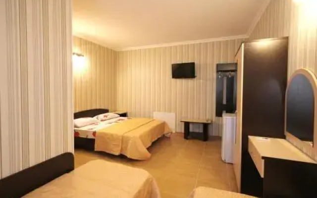 Karolina Guest House