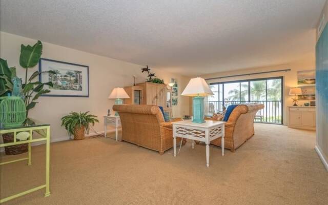 Sea Oats 337 2 Bedroom Condo by RedAwning