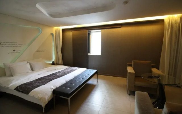 Design Hotel IMT 1