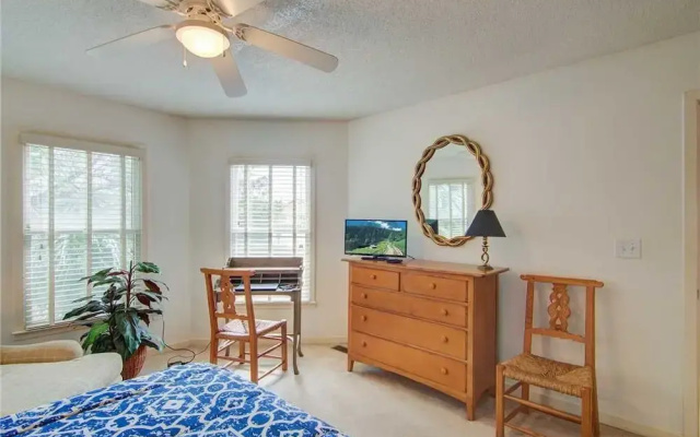 Pelican Bay 33 by RedAwning
