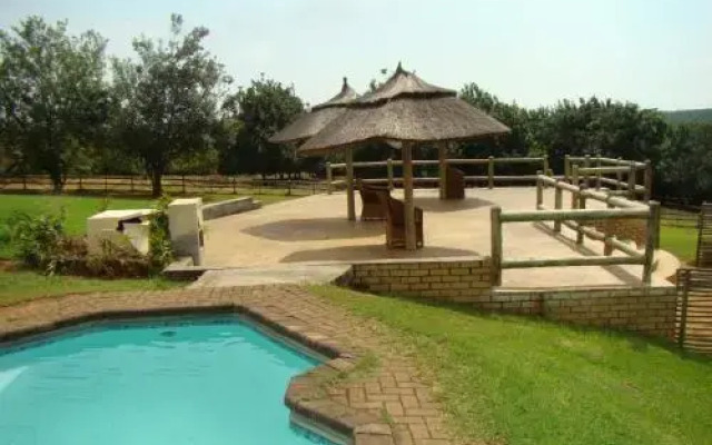 Tsanana Log Cabins and Mullberry Lane Suites