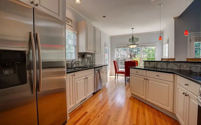 Peachy Keen Luxury Estate