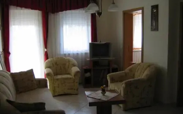 Arany Apartmanház
