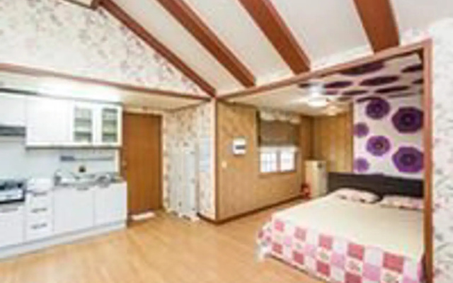 Taean Baekro-sanjang Pension