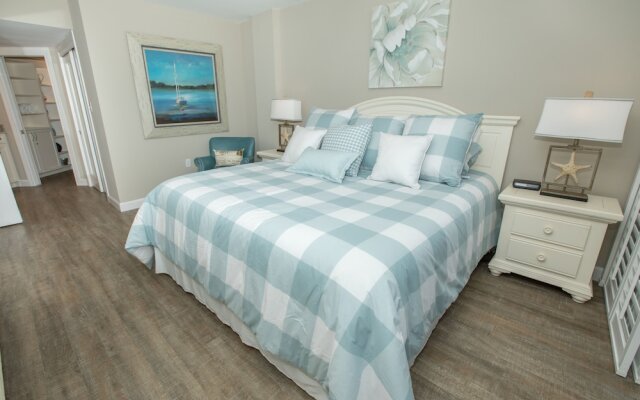 Inlet Reef 605 2 Bedroom Condo by RedAwning