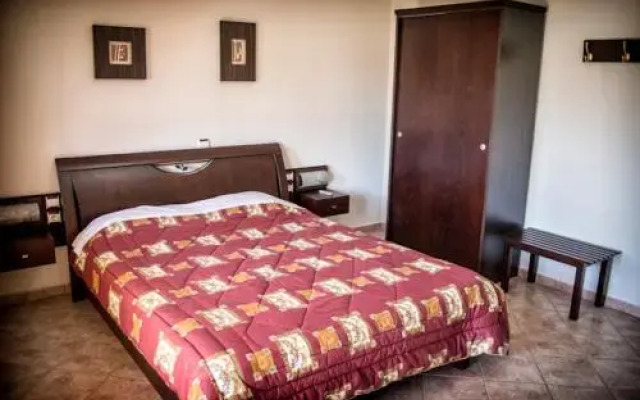 Karipidis Hotel