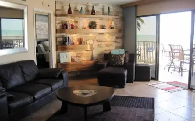 Beach Palms 109