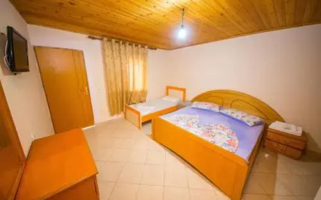Isi Rooms