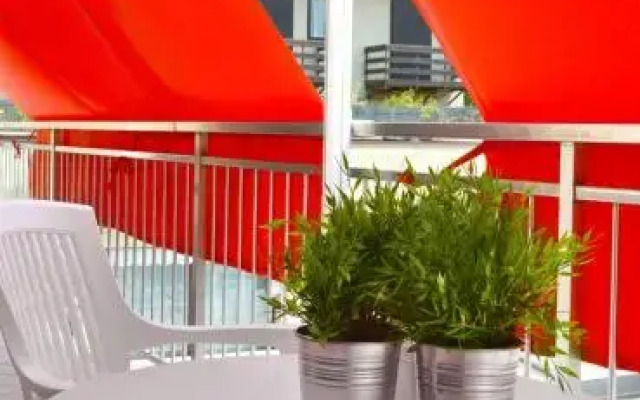 Como's Lake Mountains