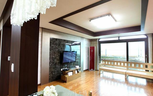 Haean Poonggyung Pension