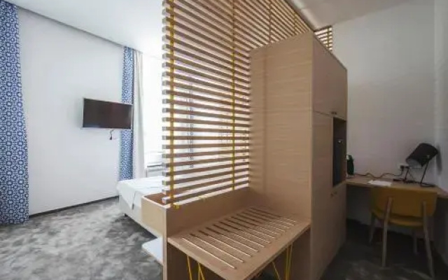 Bed & Atmosphere Rooms