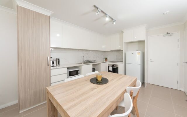 Lakeview Apartment Suite 18