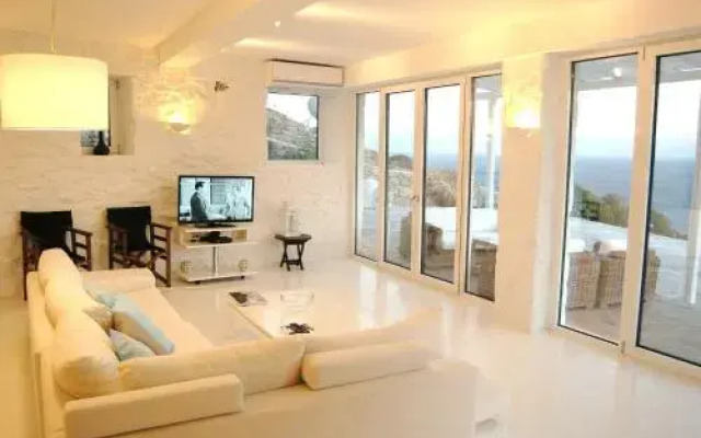 Elia Villa