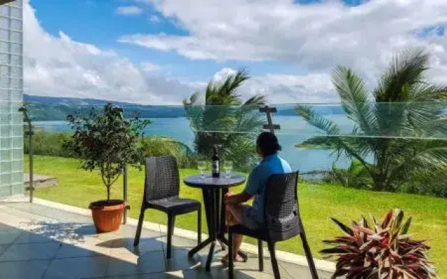 Lake Arenal Condos
