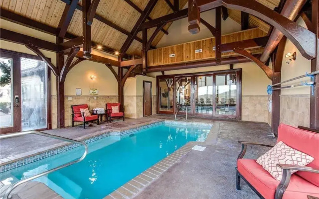 Pool On Summit Point - Four Bedroom Cabin